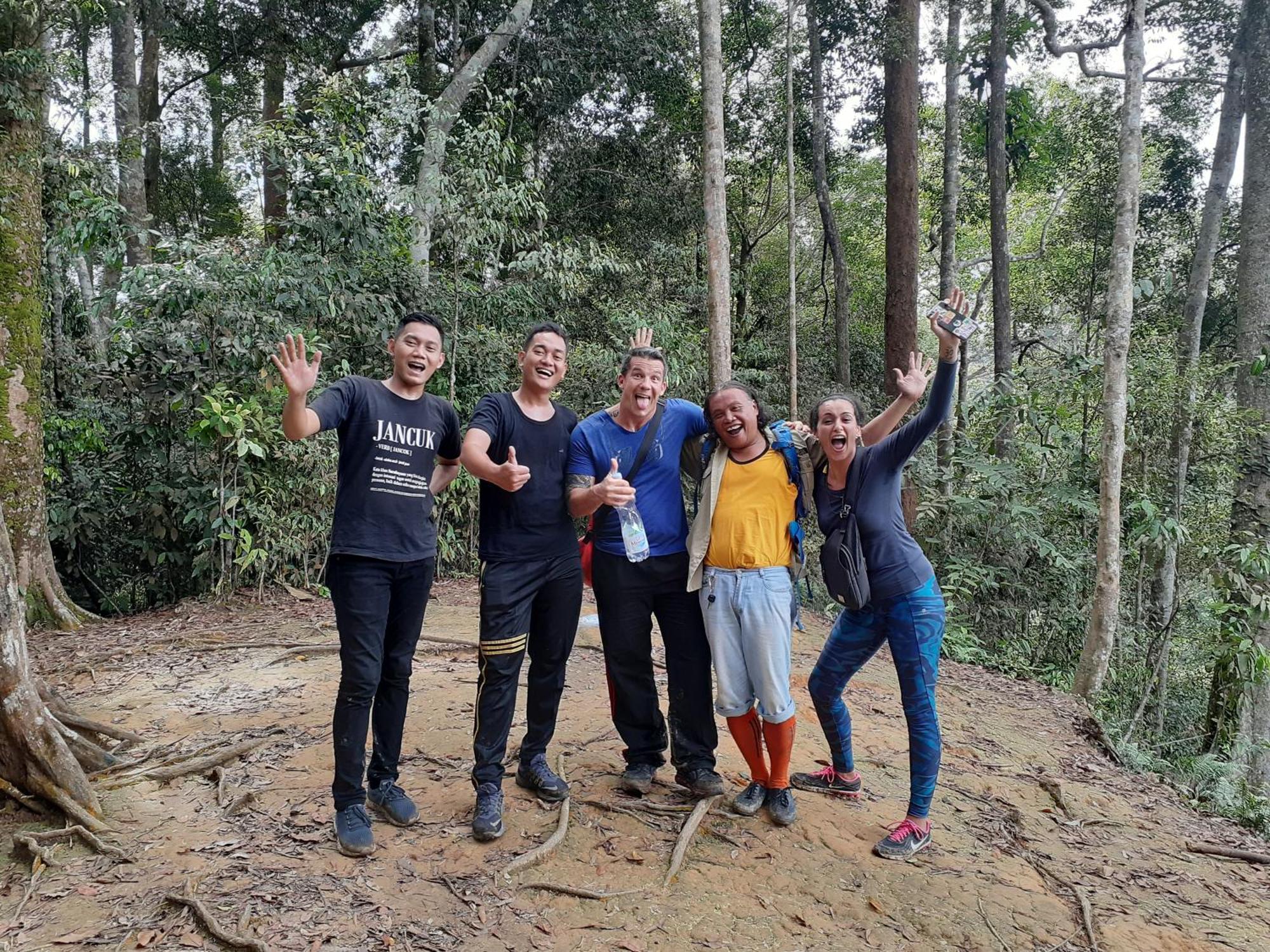 Jhony'S Backpacker-Guest House Only Stay Here Book Treking With Us Bukit Lawang Εξωτερικό φωτογραφία