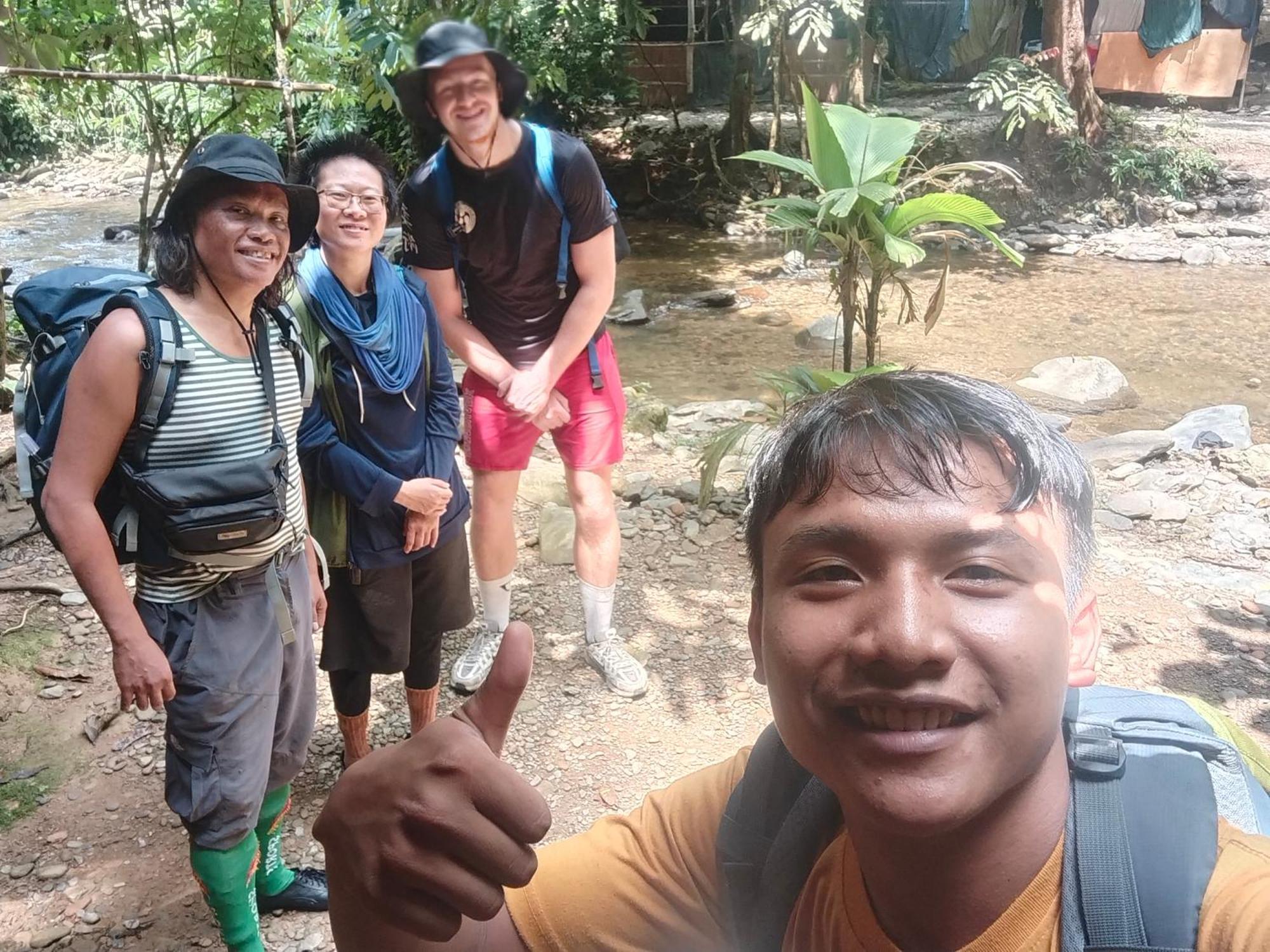 Jhony'S Backpacker-Guest House Only Stay Here Book Treking With Us Bukit Lawang Εξωτερικό φωτογραφία