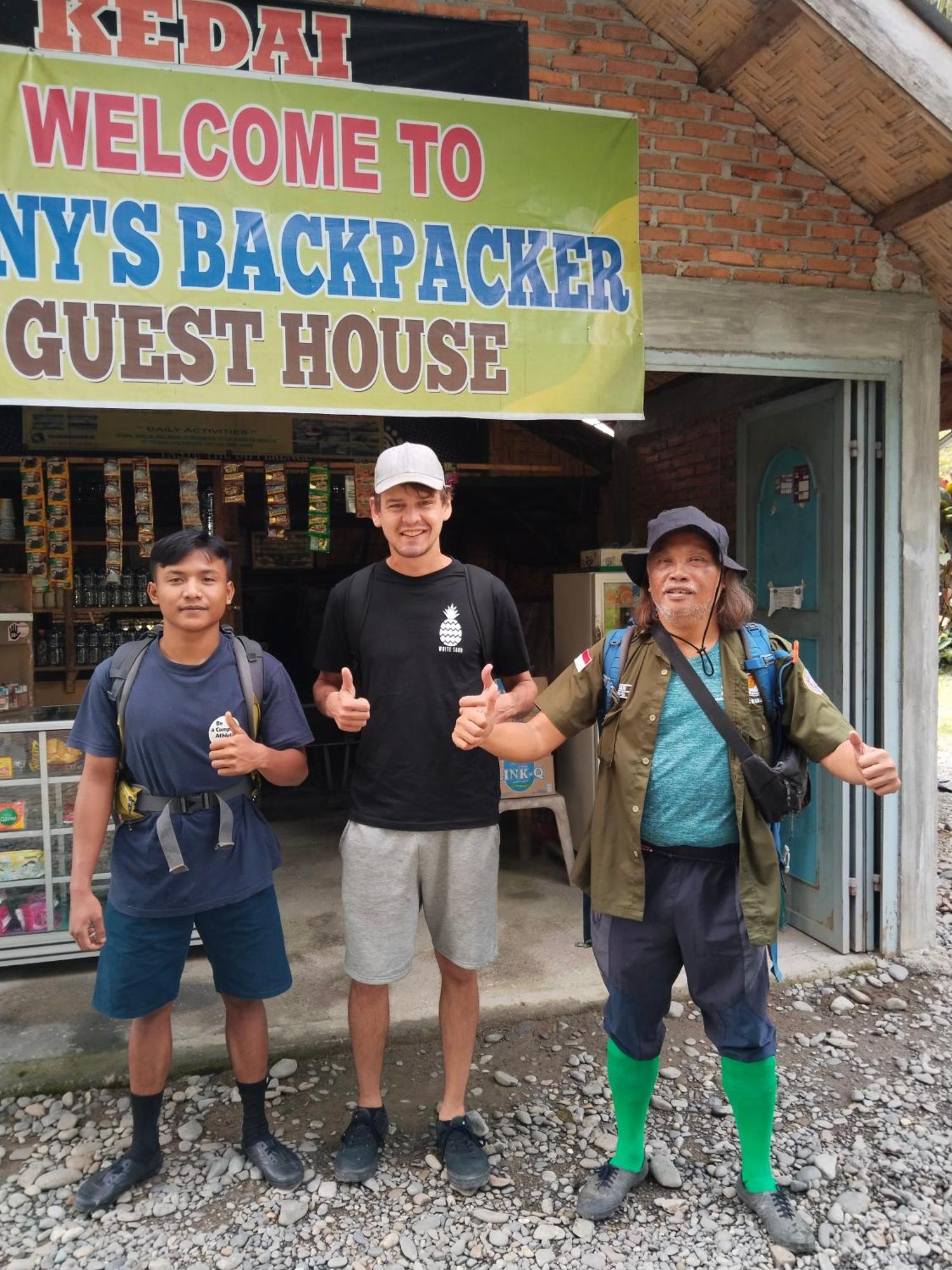 Jhony'S Backpacker-Guest House Only Stay Here Book Treking With Us Bukit Lawang Εξωτερικό φωτογραφία