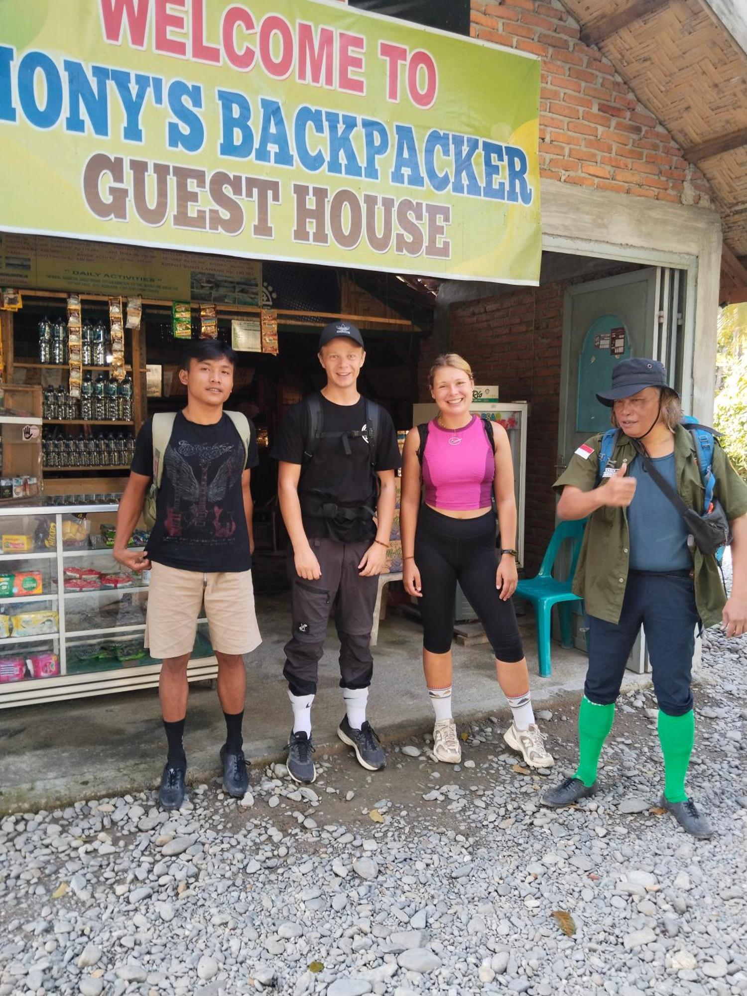 Jhony'S Backpacker-Guest House Only Stay Here Book Treking With Us Bukit Lawang Εξωτερικό φωτογραφία