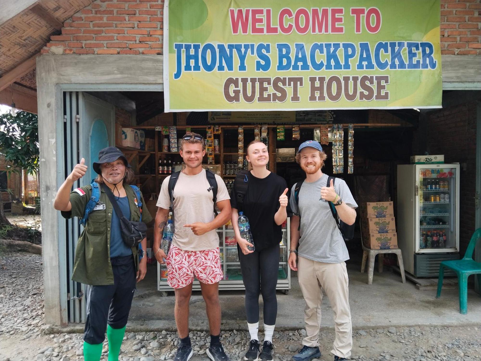 Jhony'S Backpacker-Guest House Only Stay Here Book Treking With Us Bukit Lawang Εξωτερικό φωτογραφία