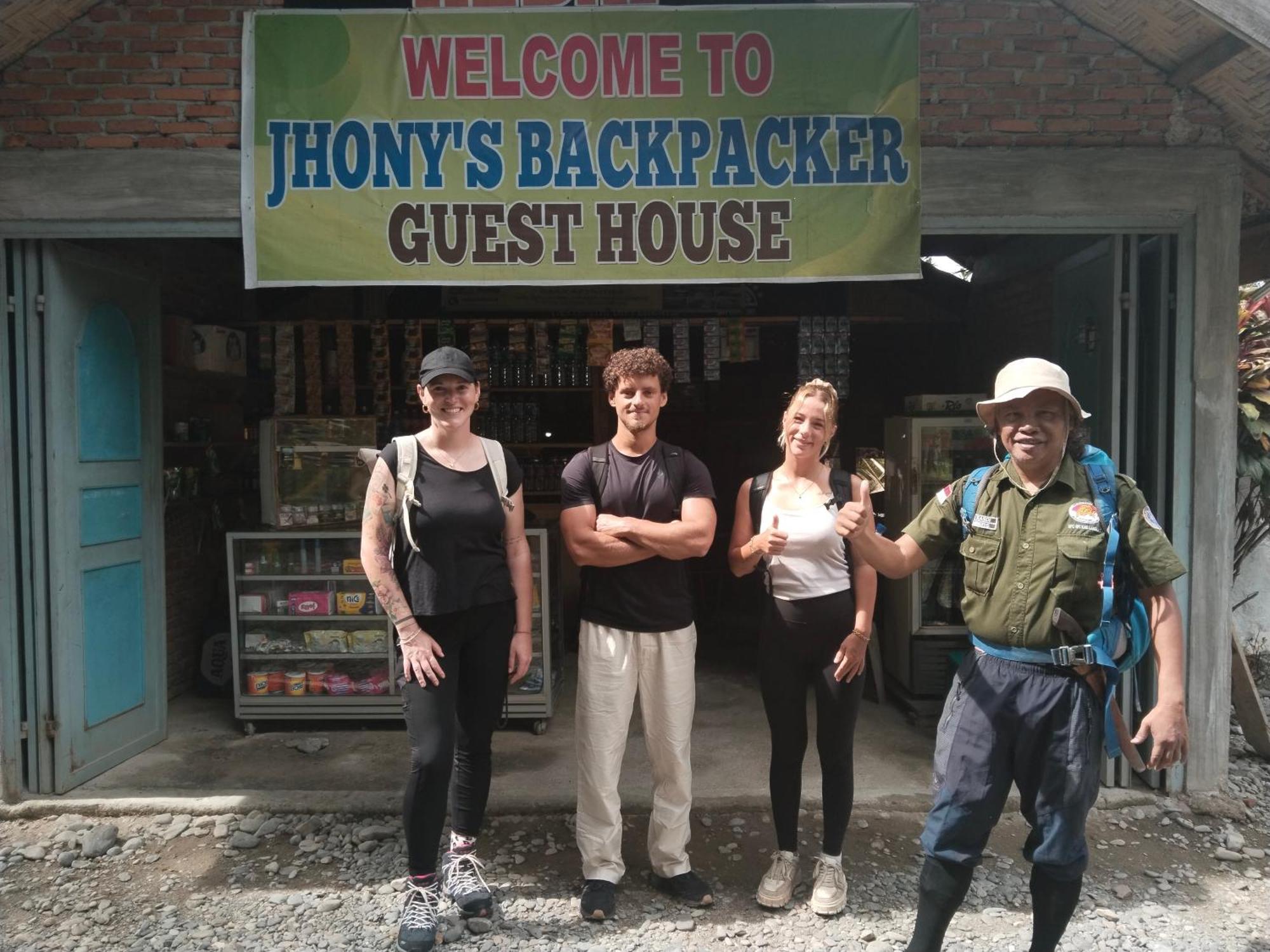 Jhony'S Backpacker-Guest House Only Stay Here Book Treking With Us Bukit Lawang Εξωτερικό φωτογραφία